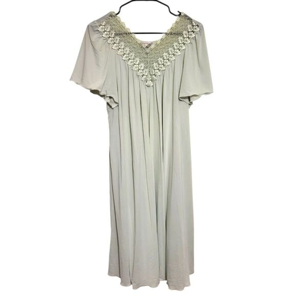 Shadowline Green Nylon Nightgown Made In USA, M - Picture 1 of 9